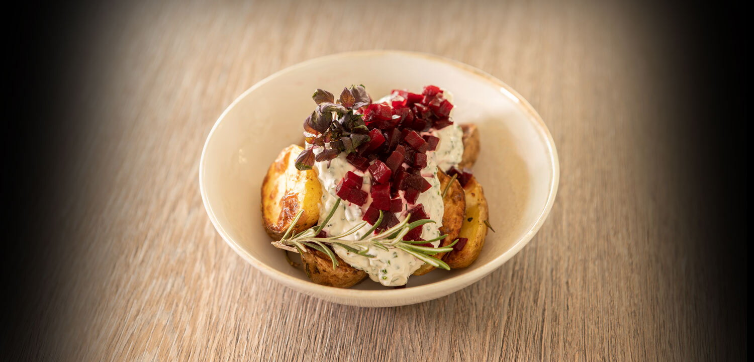 Ofenkartoffeln mit Rote Bete Sour Creme