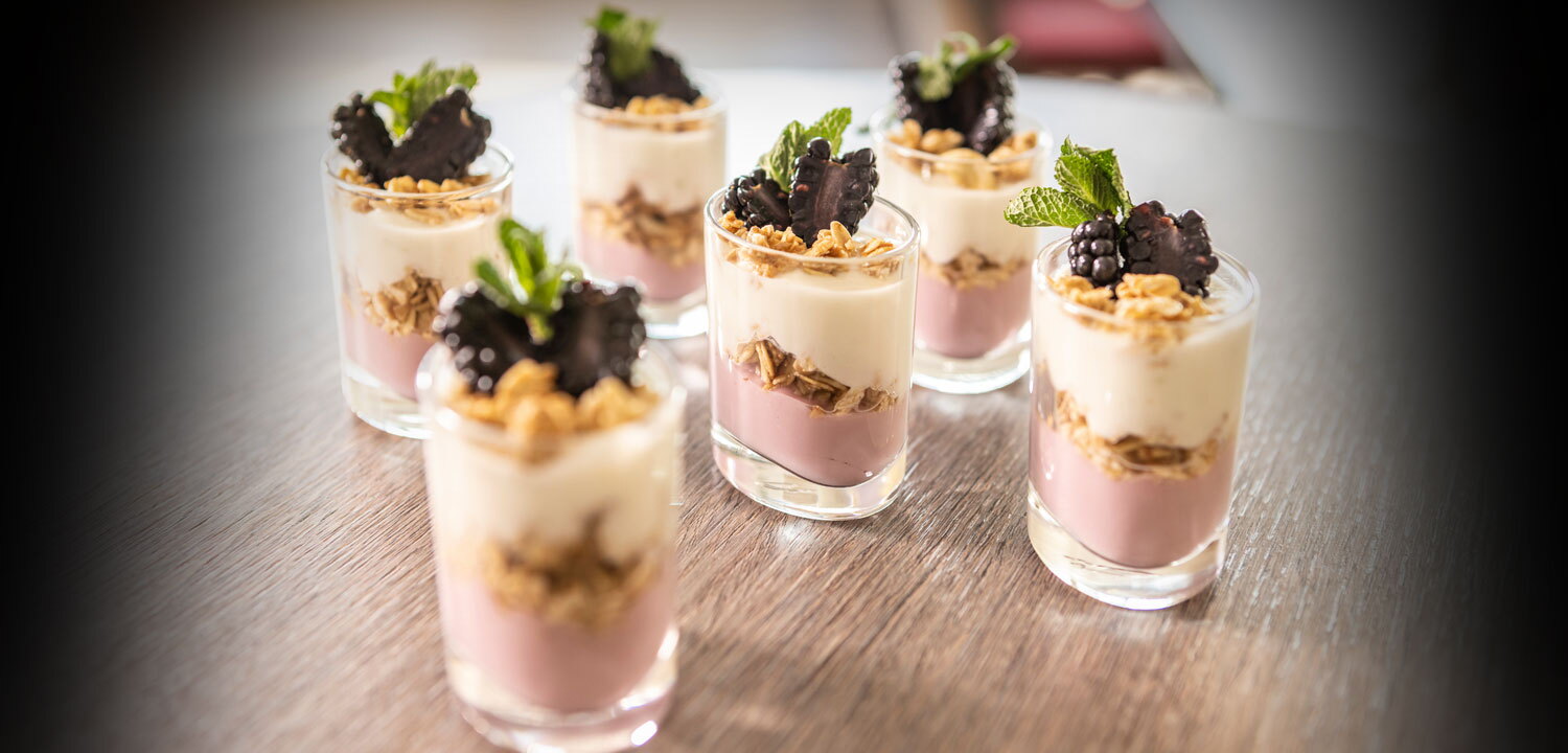 Waldfruchtpudding mit Granola