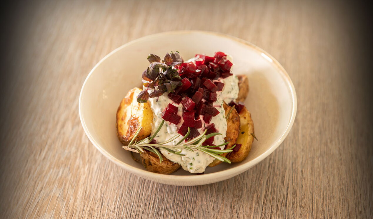 Ofenkartoffeln mit Rote Bete Sour Creme
