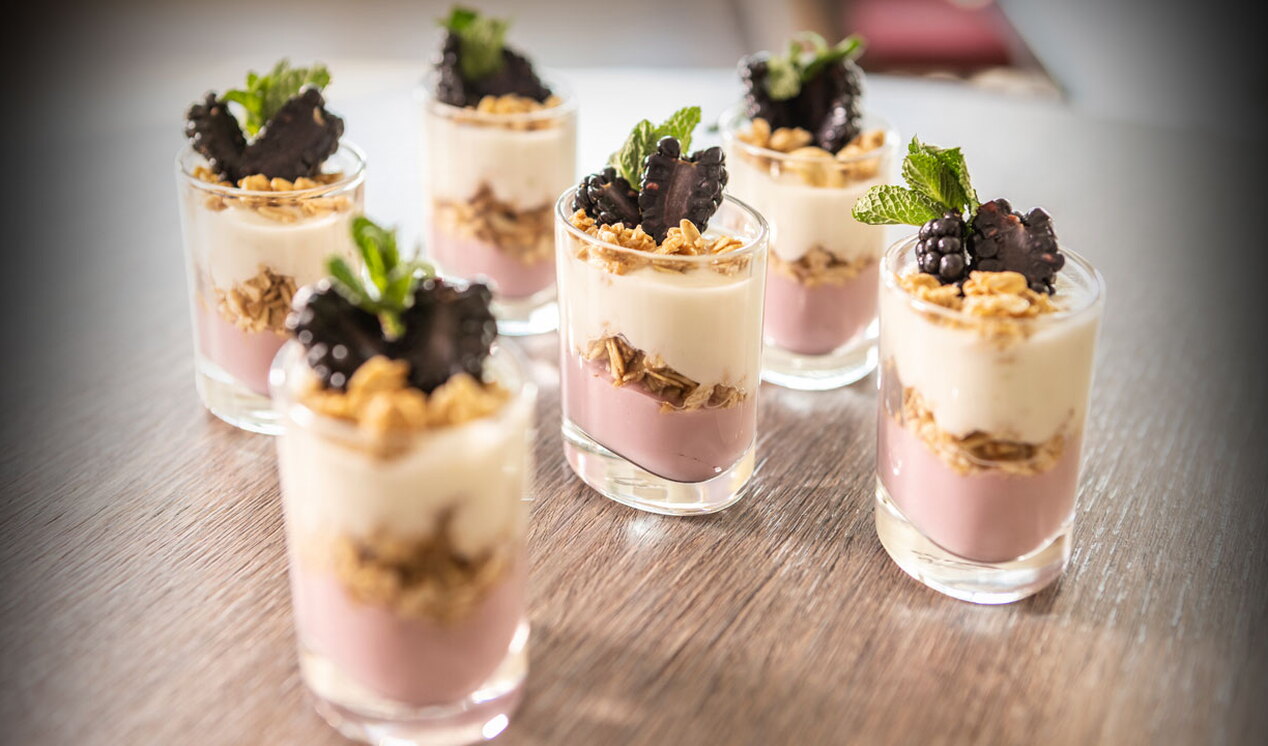 Waldfruchtpudding mit Granola